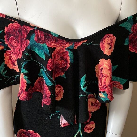 Woman's Off the Shoulder Black Maxi Mermaid Bodycon Dress w/Roses - Size 1X - Picture 11 of 11